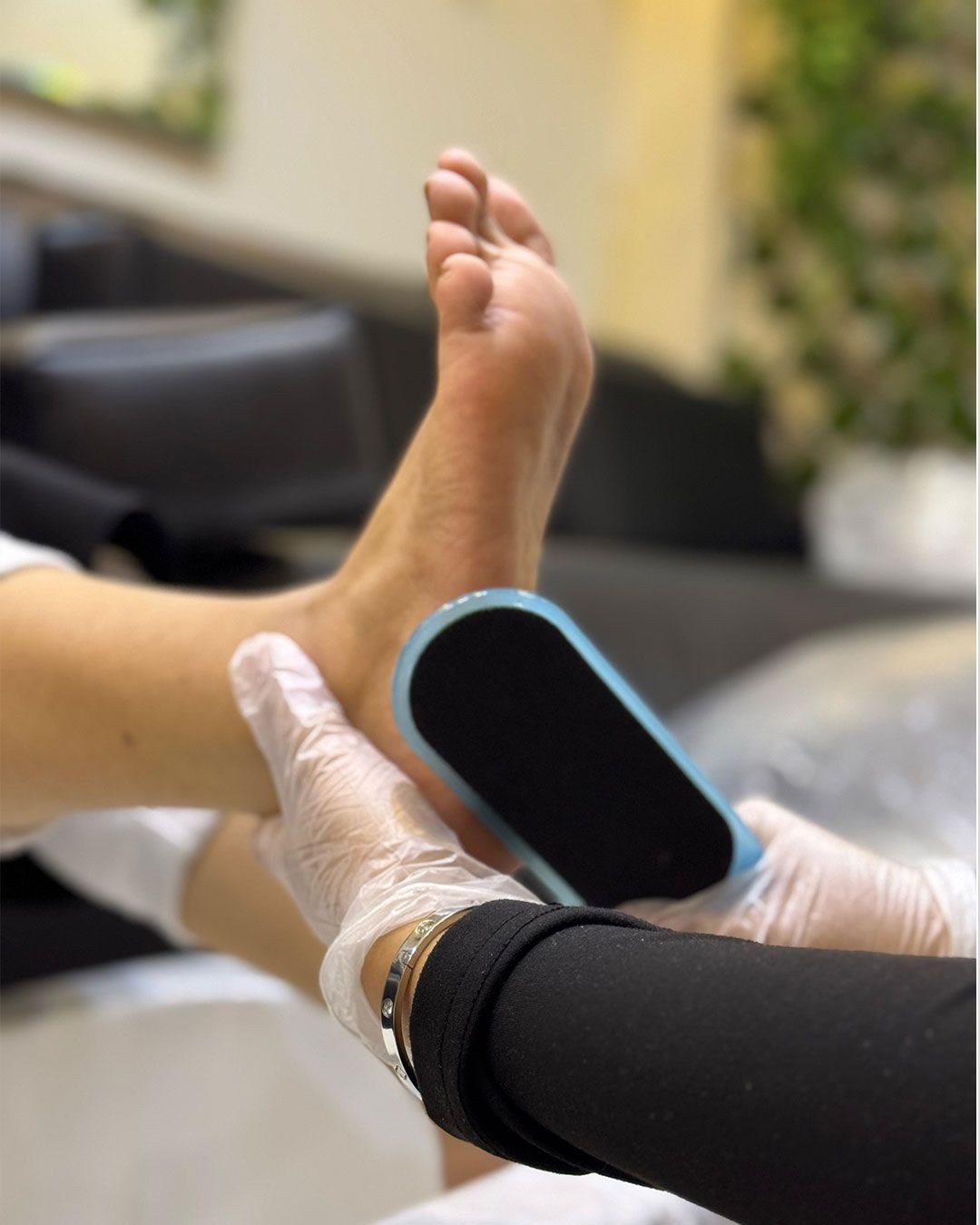Exfoliación Profunda e Hidratación Intensiva Pies Cali - Podóloga Karen